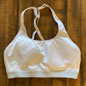 Nike Sports Bra - white